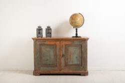 Baroque sideboard from the late 18th century. Original condition with original paint. Made in northern Sweden, in the very north close Finland