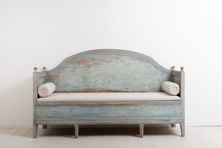 Rare gustavian sofa from northern Sweden. Made around 1790. Dry scarped to the original blue paint. Goof patina. Straight model with a curved back