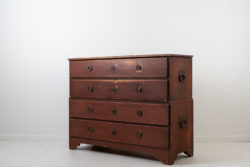 Neoclassical chest of drawers from northern Sweden around 1790. Painted pine with original untouched paint. The patina is all natural and a direct product of 250 years of use