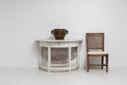 Gustavian country console table from northern Sweden. The table is a Swedish country house furniture from the early 19th century, 1810 to 1820