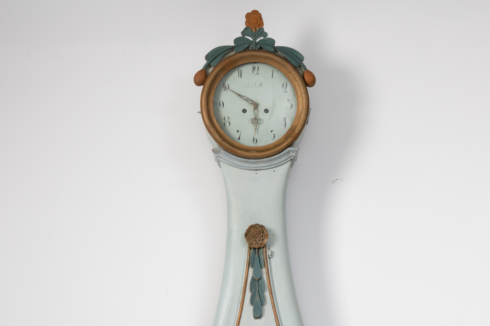 Rococo long case clock from northern Sweden. The shape of the case is rococo and the expression is unique for the area Jämtland in Sweden