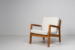 Chair by Carl-Gustaf Hjort af Ornäs. The model is called Trienna and is made by Hiort Tuote, Puunveisto Oy Träsnideri AB during the mid 20th century