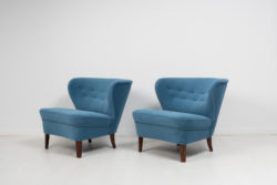 Swedish modern pair of chairs designed by Gösta Johansson in Sweden during the mid 20th century, around 1940. The chairs are made in Jönköping in Sweden
