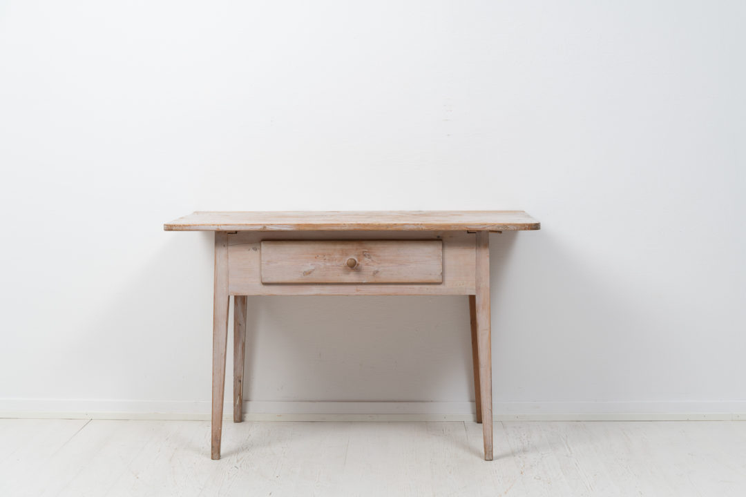 Handmade folk art table from northern Sweden made around the mid 1800s, circa 1840. The table is made by hand and in untouched original condition