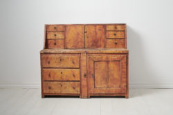 Genuine unusual antique sideboard from the early 19th century, around 1820. The sideboard is folk art from northern Sweden and is a unique hand-made furniture§
