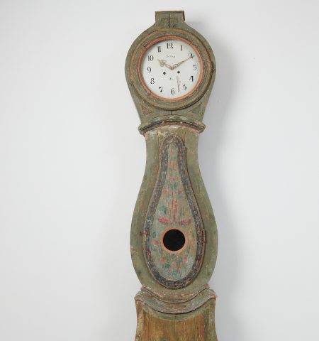 Country long case clock from Sweden made during the 19th century, around 1820 to 1840. The clock is an antique northern Swedish country furniture