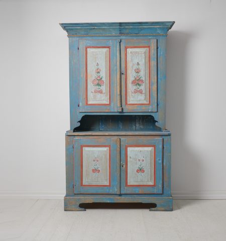 Antique Swedish blue cabinet. The cabinet is a genuine Swedish country house furniture from the early 1800s, around 1820.