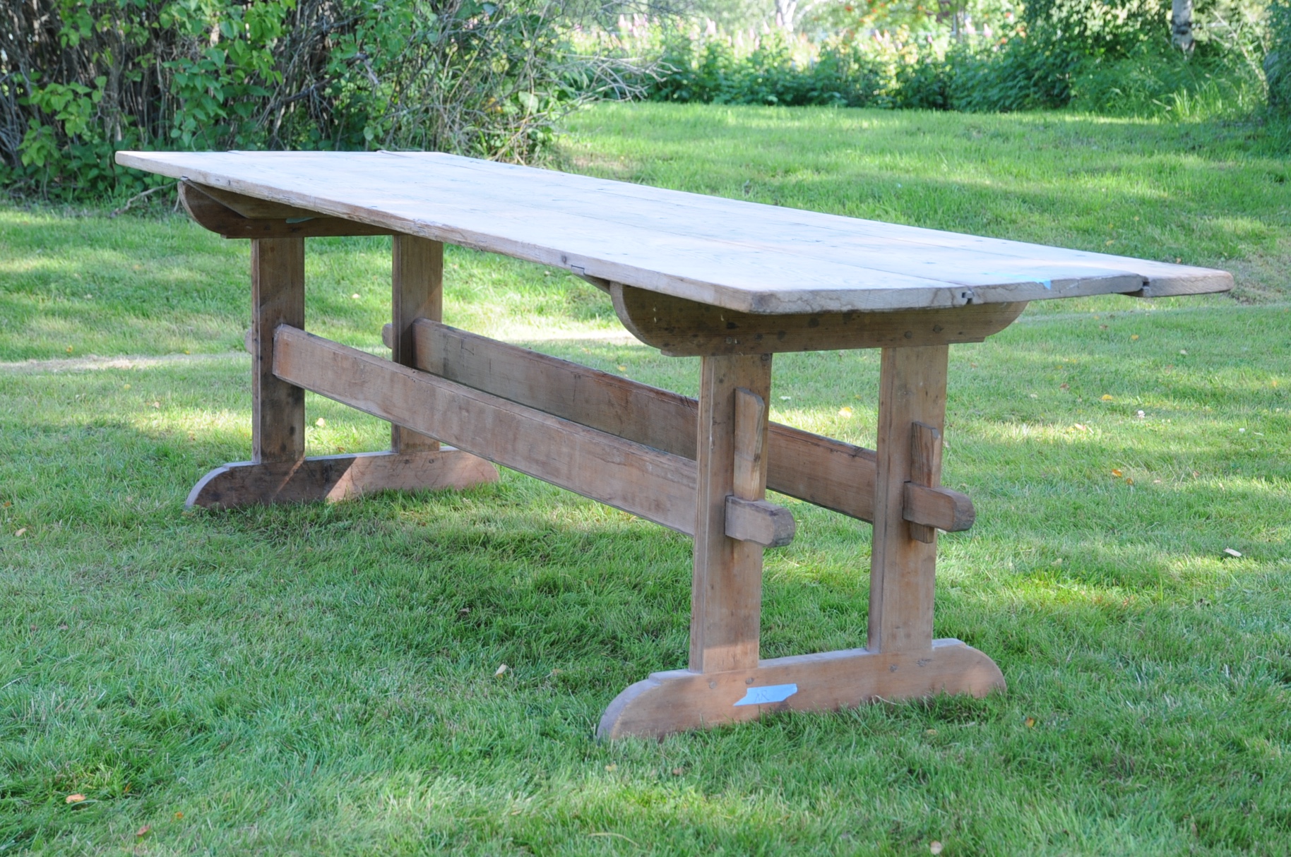 Trestle table
