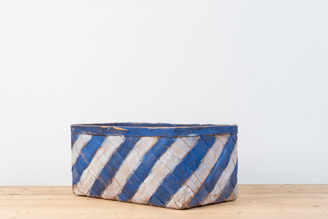 Swedish Folk Art basket In Shavings From The Mid 1800s