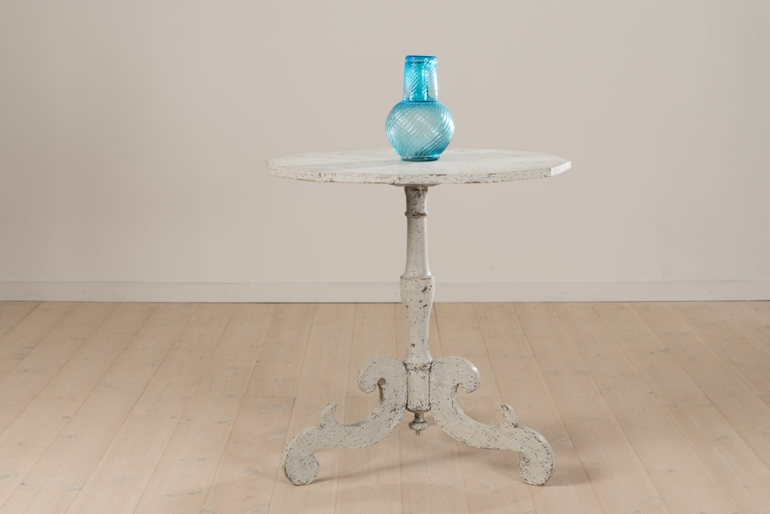 Swedish Column Table