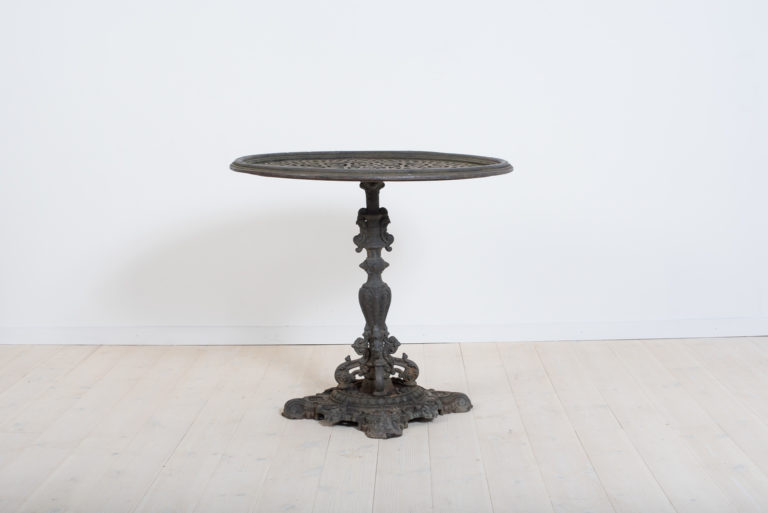 Garden table