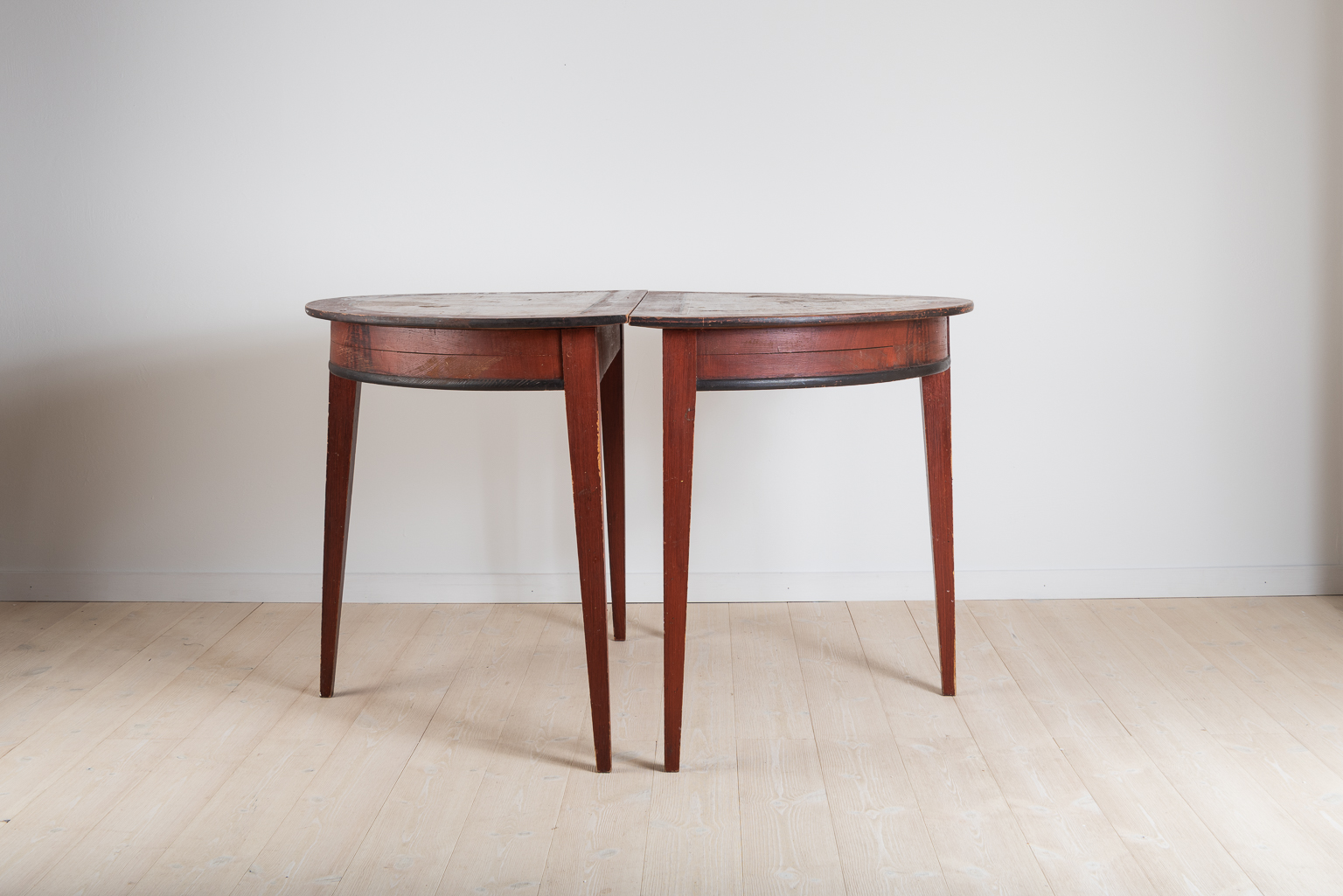 Demi Lune Table