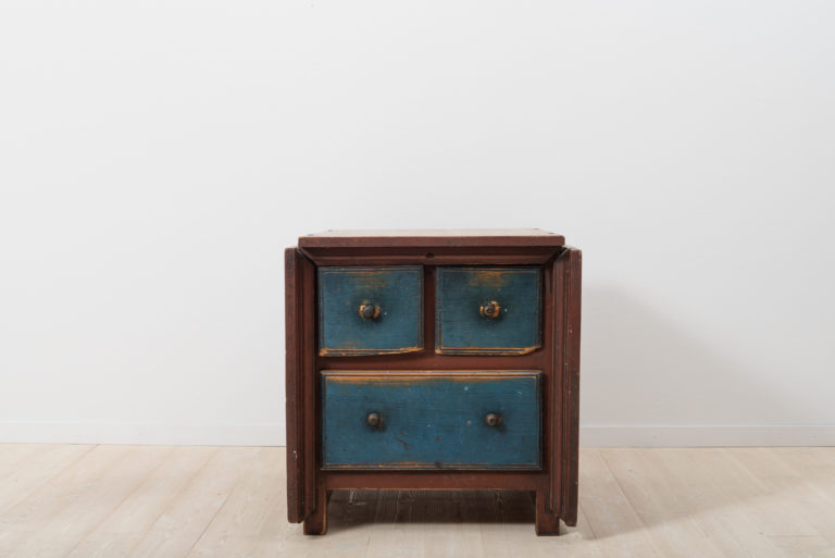 Drop leaf table