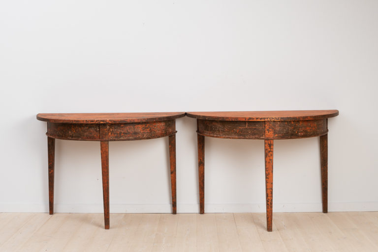 Demi Lune Table