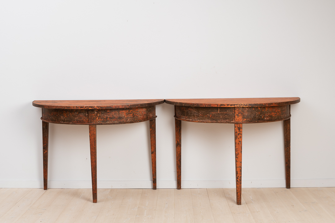 Demi Lune Table