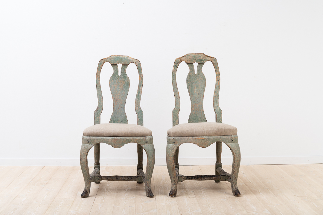 Late baroque pair of chairs