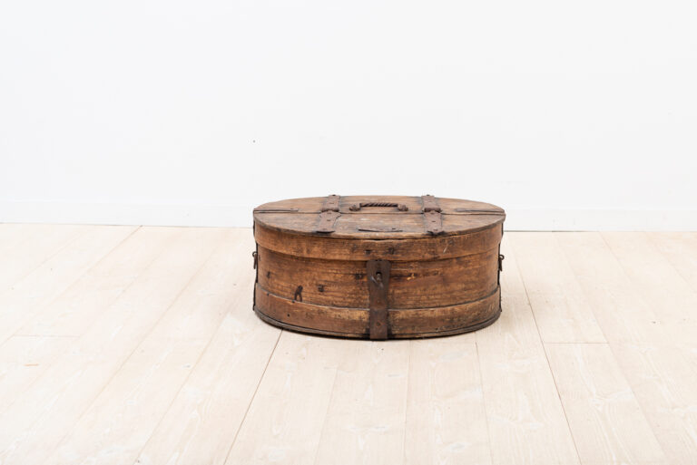 18th Century Travel Box with Oblong Shape in Pine