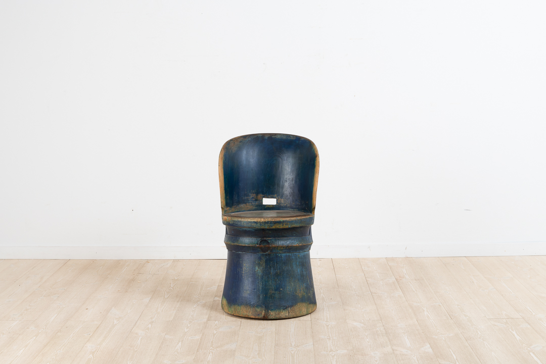 Blue Kubbstol with Charming Wear and Good Patina