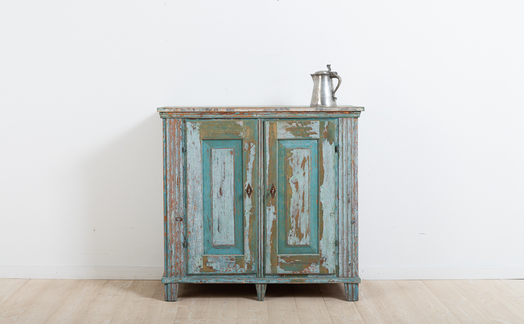 Small Gustavian Sideboard from Sweden