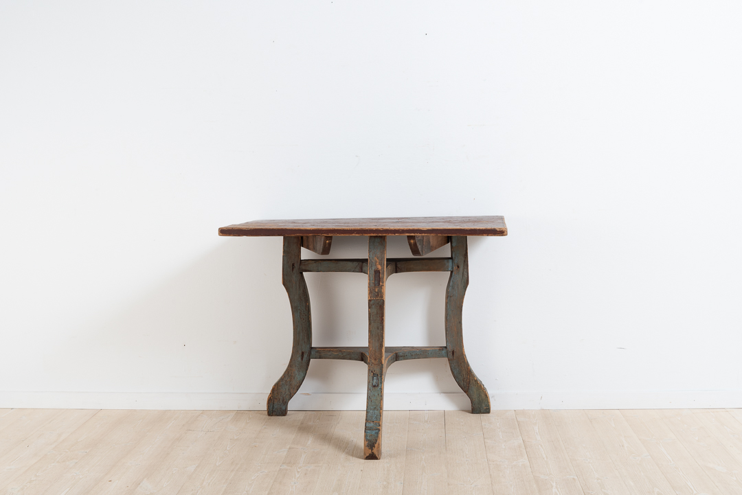 Baroque Table in Rare Model from 1760