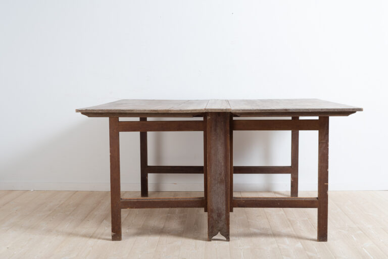 Swedish Gustavian Drop Leaf Table from 1790s