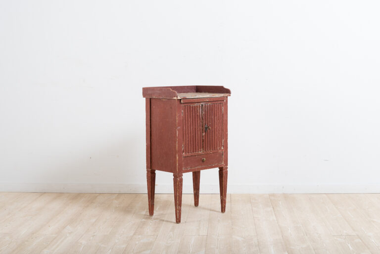 Gustavian Nightstand from the Late 1700s