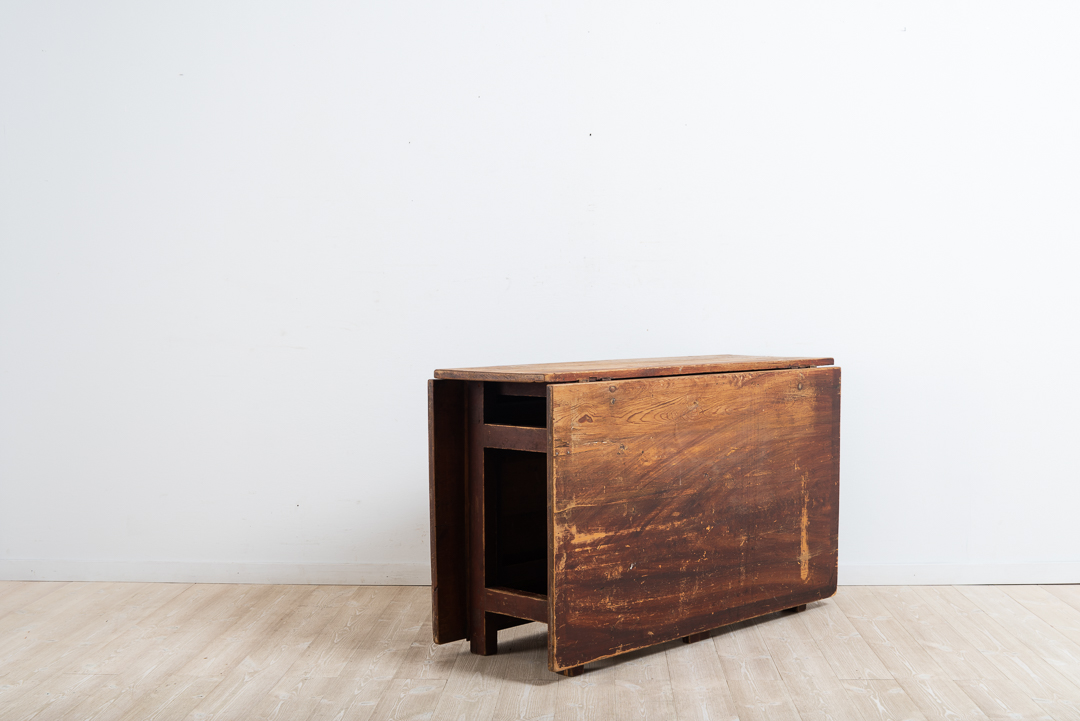 Large Gustavian Drop Leaf Table from 1800 / 1810