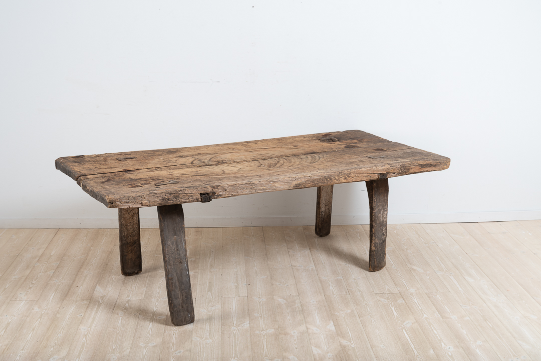 Primitive and Rustic Folk Art Table - 'Hednabord'