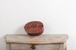 Folk art bentwood box dated 1843. Signed with a monogram ending with 'D', meaning the box have most likely belonged to a girl or young woman.