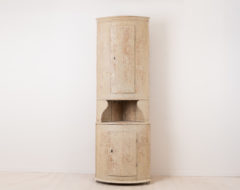 Neoclassical corner cabinet made around 1790. The cabinet is from northern Sweden and made in two parts. Painted pine dry scraped to the original first layer of paint