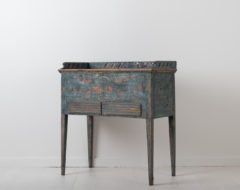 Neoclassical wall table in folk art from northern Sweden. It's from the province Hälsingland and the village Forsa around 1790.
