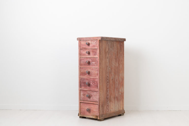 Unusual Chest of Drawers with Seven Drawers