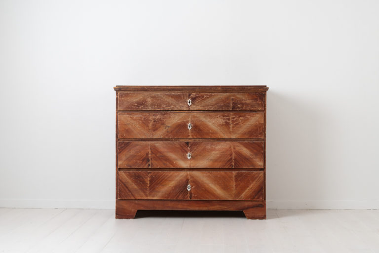 Swedish Folk Art Chest of Drawers from the Mid 1800s