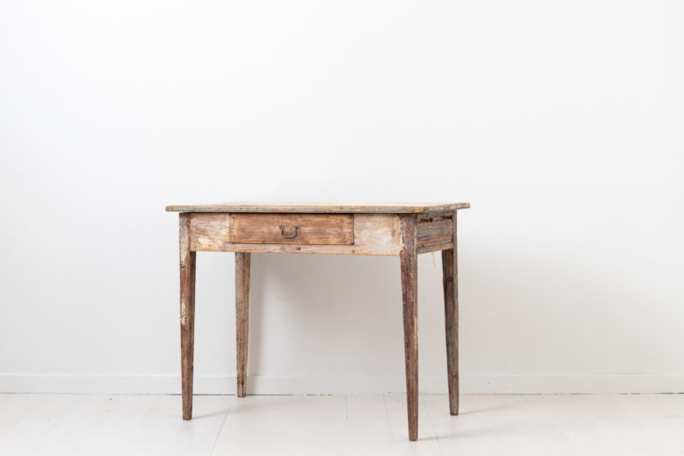 Swedish Desk in Gustavian Style from the Early 1800s