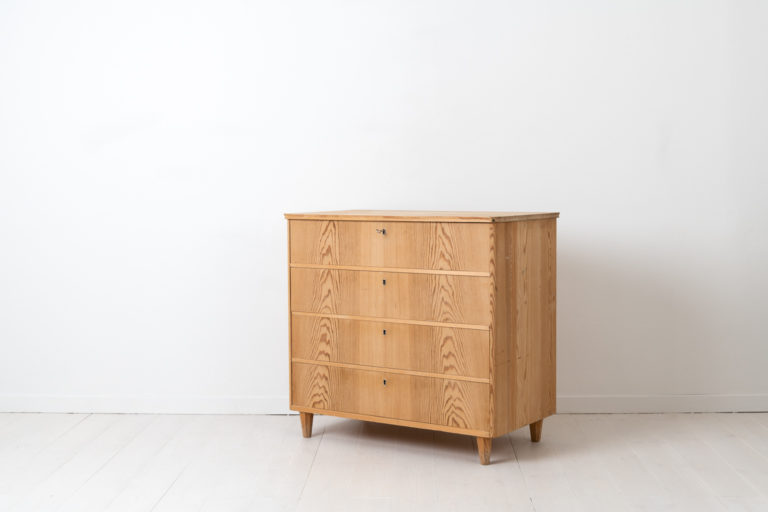 Swedish Grace Chest of Drawers from the 1930s or 1940s
