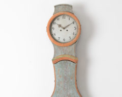 Classic rococo longcase clock from northern Sweden. The clock has a good size and the classic rococo shape. Made around 1820 to 1830