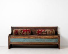 18th century country bench from Sweden. The bench, a so called fållbänk, is folk art and in untouched original condition.