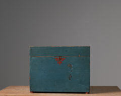 Large blue pine box made during the 19th century from Hälsingland in northern Sweden. Likely from the village Norrala. Original paint