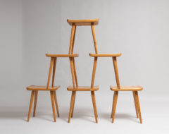 Visingsö stools by Carl Malmsten for Svensk Fur made in solid pine. The stools are minimalistic design with a clean shape and elegantly curved edges