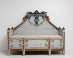 Rare Swedish bench or sofa from the late 1700s. The sofa is a country house furniture from Ångermanland in Sweden. The sofa is very unusual,