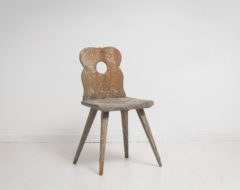 Country folk art chair from the late 18th century. The chair is from Northern Sweden and hand made in solid pine.