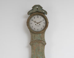 Classic Swedish long-case clock from the province Medelpad in Northern Sweden. Made around 1820 with the classic rococo shape
