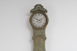 Classic Swedish long-case clock from the province Medelpad in Northern Sweden. Made around 1820 with the classic rococo shape