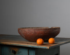 Large rare root bowl from Sweden. The bowl is in untouched original condition with an authentic patina of time after 250 years of use. Dated 1794