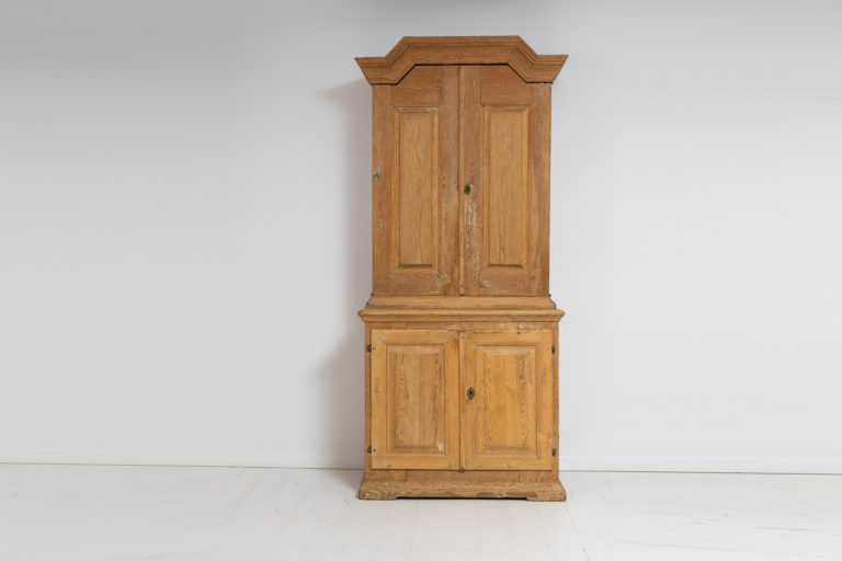 Country House Cabinet in Baroque Style from the 1700s