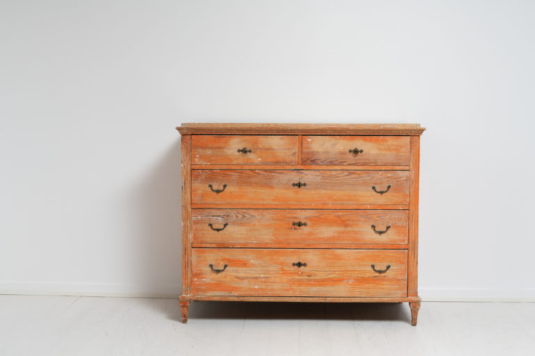 Painted Gustavian Chest in Pine from Northern Sweden