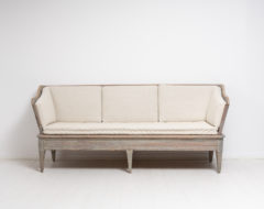 18th century gustavian sofa from Sweden. The sofa is from the late 1700s and made in painted pine. The Swedish name for this model sofa is "trågsoffa