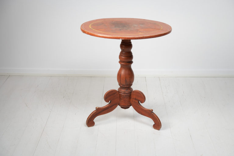 Round Pedestal Table in Pine from Sweden