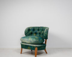 Otto Schulz chair "Boet" from the mid 20th century. The chair is a prime example of the the Scandinavian 20th century design with attractive proportions