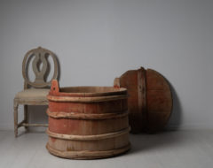 Hand-crafted folk art barrel made around the mid 19th century, circa 1840 to 1850. The barrel is Swedish, made of pine and in in untouched original condition